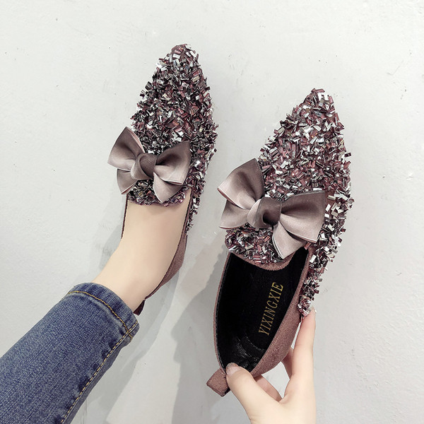 Pantofi moderni de dama - model ascutit cu panglica