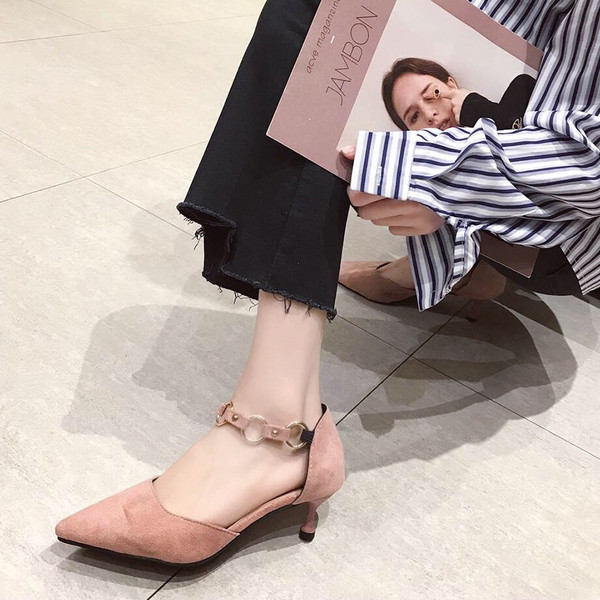 Aktuális női magassarkú cipő három színben, öko velúrból