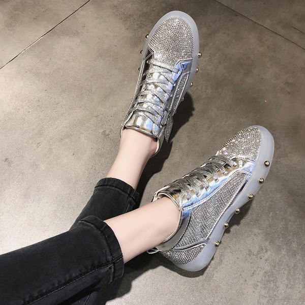 Adidasi moderni de dama in gri cu decor metalic