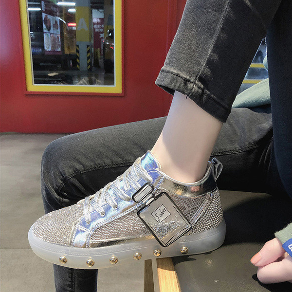 Adidasi moderni de dama in gri cu decor metalic