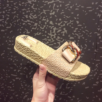 Modern női papucs három színben fém díszítéssel