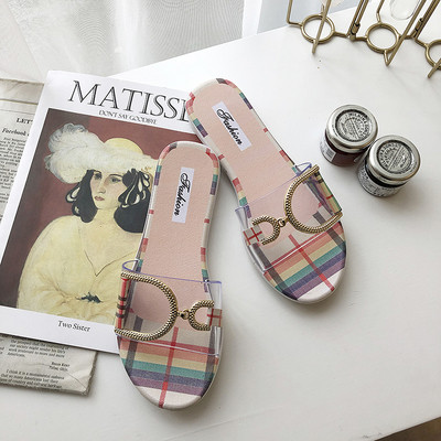 Aktuális női papucs fém díszítéssel két színben