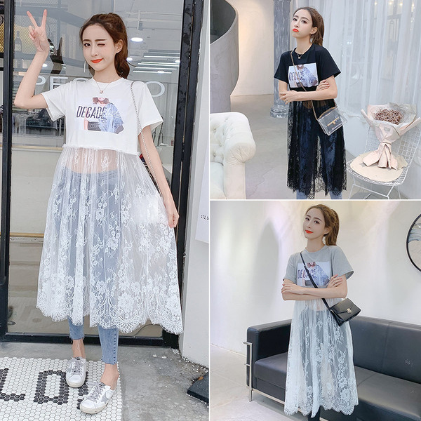 Modern, fekete-fehér csipkés női póló