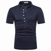 Modern férfi póló különböző színekben, gombokkal