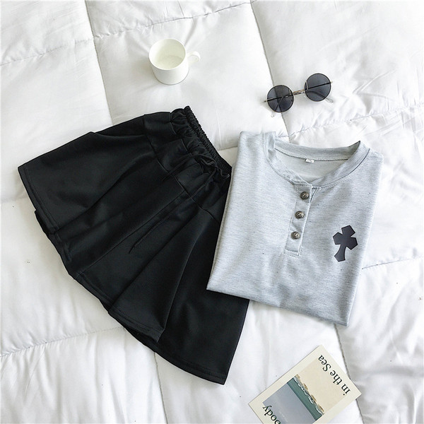 Καθημερινό γυναικείο σετ - μπλουζάκι + σορτς 