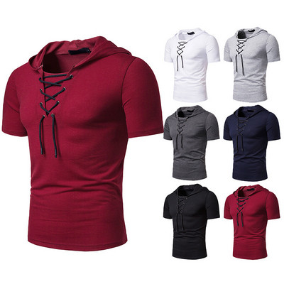 Μοντέρνο μπλουζάκι για άνδρες σε διαφορετικά χρώματα με κορδόνια και κουκούλα