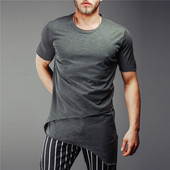 Alkalmi férfi póló három színben, aszimmetrikus modell