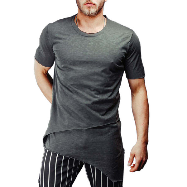 Alkalmi férfi póló három színben, aszimmetrikus modell