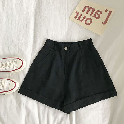 Pantaloni scurți moderni de damă în alb și negru cu talie înaltă