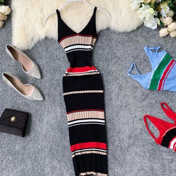 Modern női ruha vékony pántokkal, négy színben