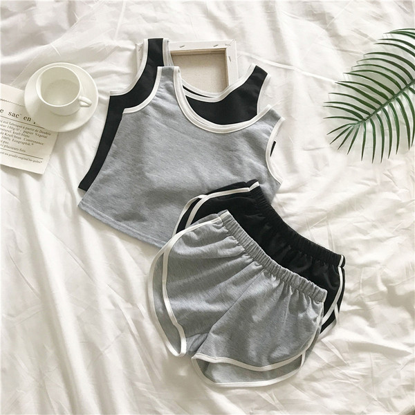 Σπορ- καθημερινό γυναικείο σετ  σε μαύρο και γκρι χρώμα