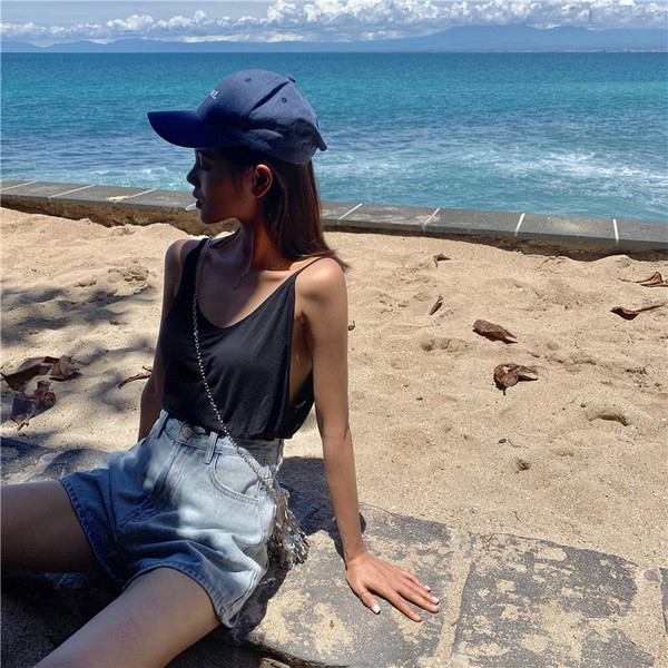 Divatos női rövidnadrág széles modell, magas derékkal, több színben