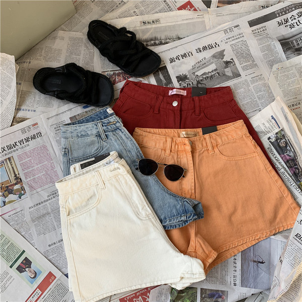 Divatos női rövidnadrág széles modell, magas derékkal, több színben