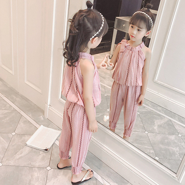 Modern, fehér és rózsaszín szett lányoknak