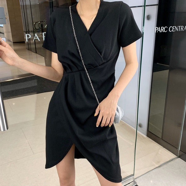 Női alkalmi ruha rövid ujjal és V-nyakú fekete és szürke színben