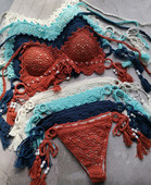 Κομψό γυναικείο μαγιό με  κορδόνια και φούντες σε τέσσερα χρώματα