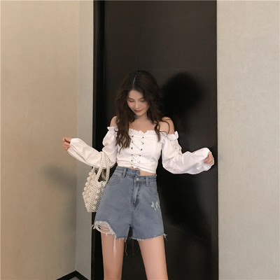 Pantaloni scurți din denim de damă în negru și albastru