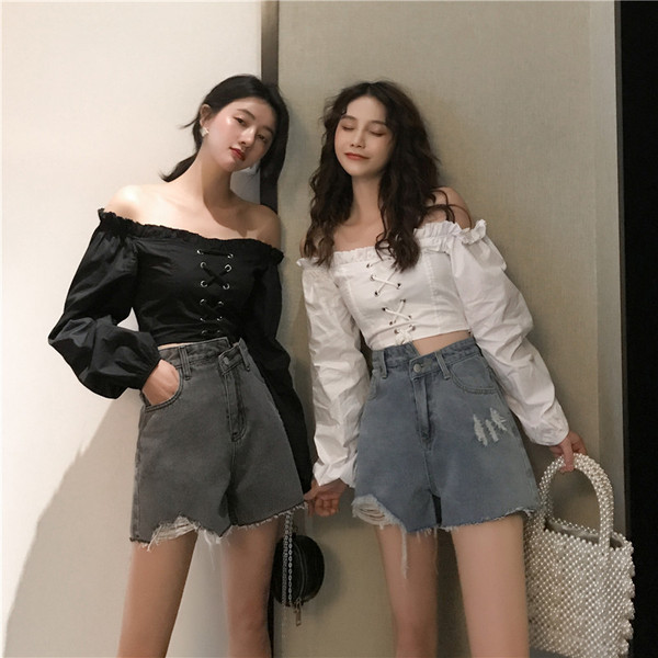 Pantaloni scurți din denim de damă în negru și albastru