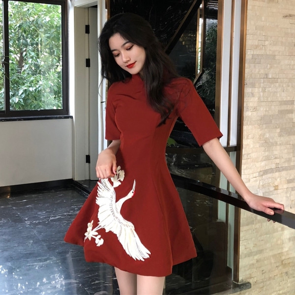 Új modell női alkalmi ruha szabású modell fekete-piros mintával