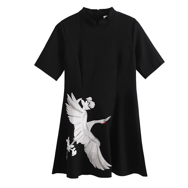 Új modell női alkalmi ruha szabású modell fekete-piros mintával