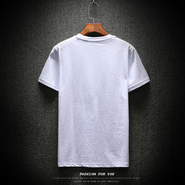 Egyszerű férfi póló rátéttel, négy színben