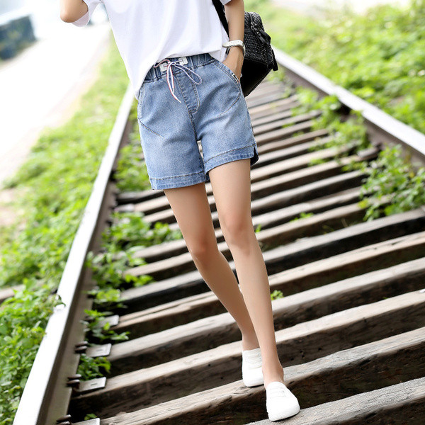 Модерни дамски къси панталони с връзки в два цвята 