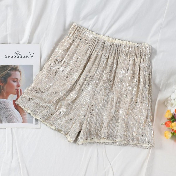 Modern női rövidnadrág flitterekkel, három színben