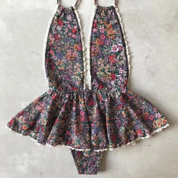 Modern női teljes fürdőruha mély V-nyakkal és virágmintával