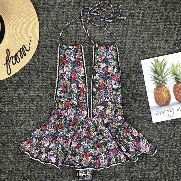 Modern női teljes fürdőruha mély V-nyakkal és virágmintával