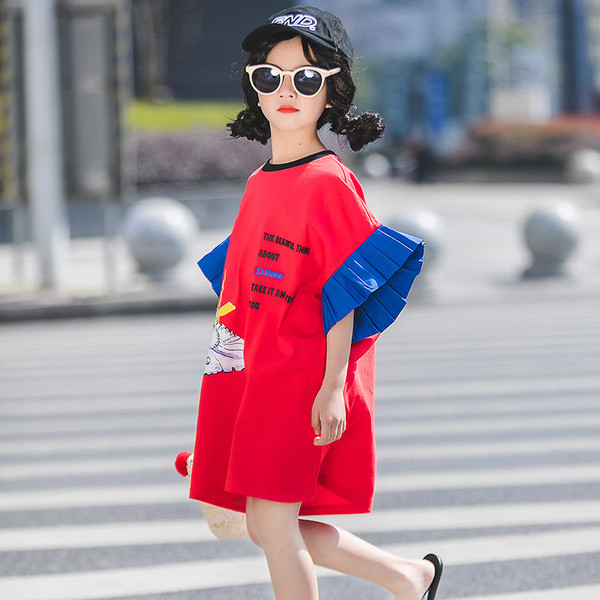 Μοντέρνο παιδικό χιτώνιο με εφαρμογή και επιγραφές για κορίτσια