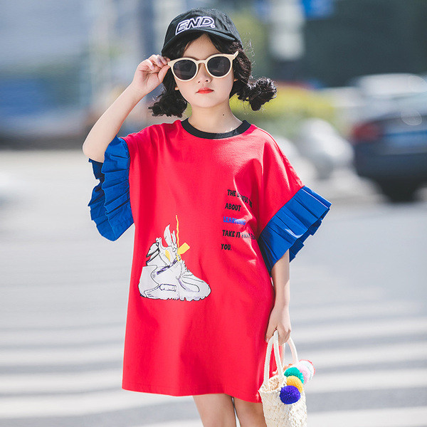 Μοντέρνο παιδικό χιτώνιο με εφαρμογή και επιγραφές για κορίτσια