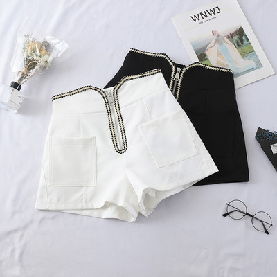 Стилни дамски къси панталони с цип в бял и черен цвят 