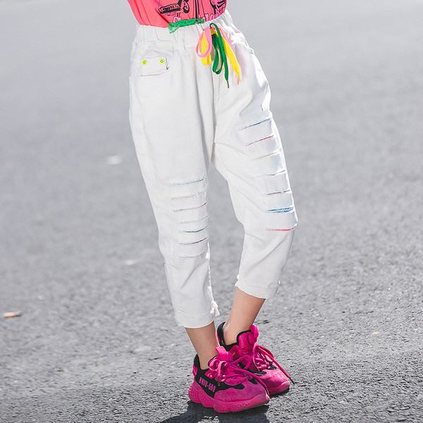 Fehér, nyakkendős gyereknadrág lányoknak