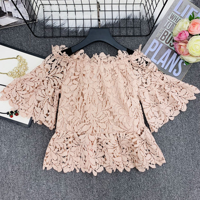 Modern női blúz hímzéssel és lótusz ujjakkal