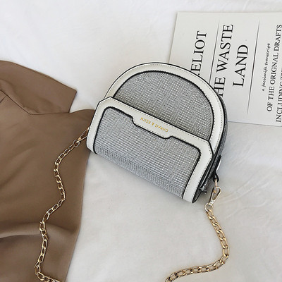 Σύγχρονη γυναικεία τσάντα  σε τρία χρώματα με λαμπερά στοιχεία και μεγάλη λαβή από μέταλλο