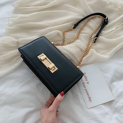 Eko bőrből készült stílusos női táska öt színben fém rögzítéssel és hosszú fémlánccal