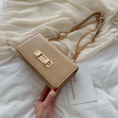 Eko bőrből készült stílusos női táska öt színben fém rögzítéssel és hosszú fémlánccal