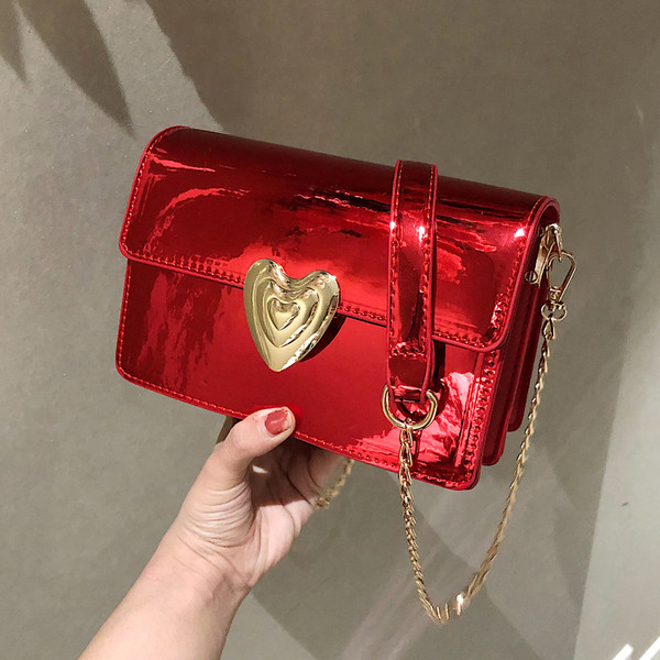 Geantă de damă elegantă din piele lăcuită, în patru culori, cu închidere din metal și mâner lung din metal