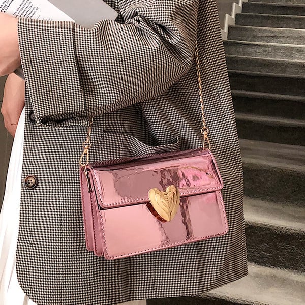 Geantă de damă elegantă din piele lăcuită, în patru culori, cu închidere din metal și mâner lung din metal