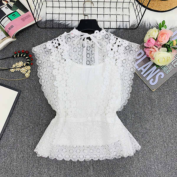 Modern női felső, három színben, csipkével