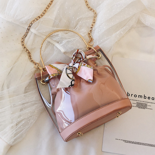 Modern női táska típusú táska négy színben, fém fogantyúval