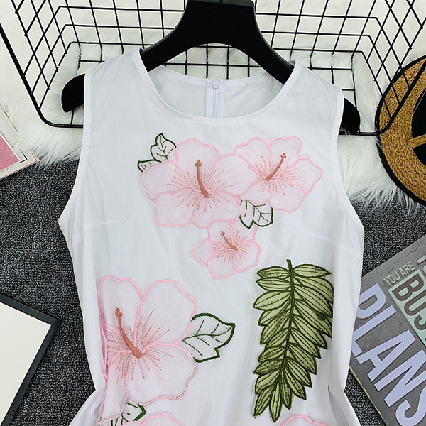 Rochie de dama eleganta cu broderie si motiv floral in mai multe culori