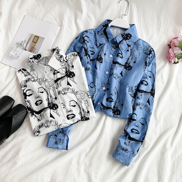 Cămașă modernă de damă cu aplicație în alb și albastru