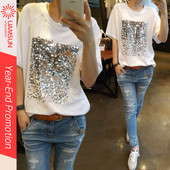 Alkalmi női póló flitterekkel fehér és fekete színben