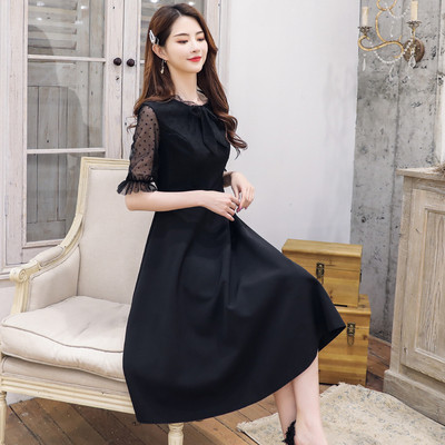 Stílusos női ruha O-nyakú fekete színben