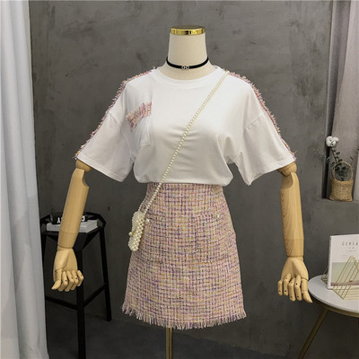 Μοντέρνο γυναικείο σετ  - μπλούζα και φούστα