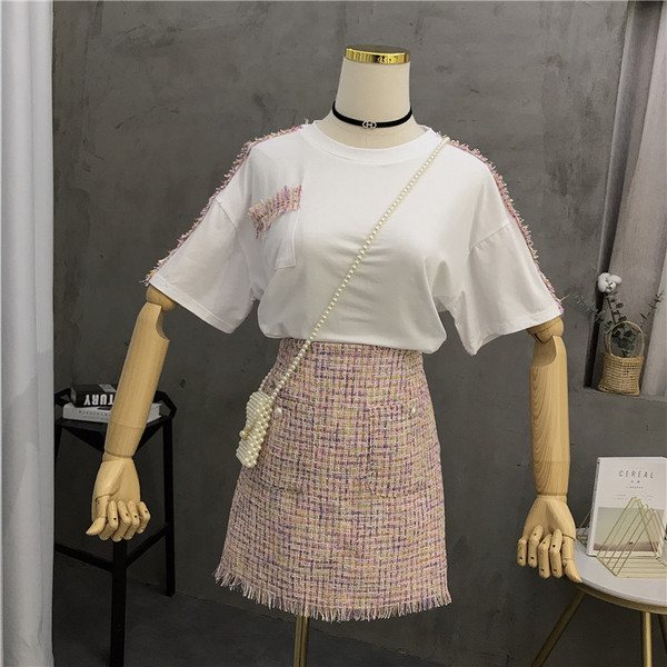 Μοντέρνο γυναικείο σετ  - μπλούζα και φούστα