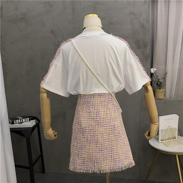 Μοντέρνο γυναικείο σετ  - μπλούζα και φούστα