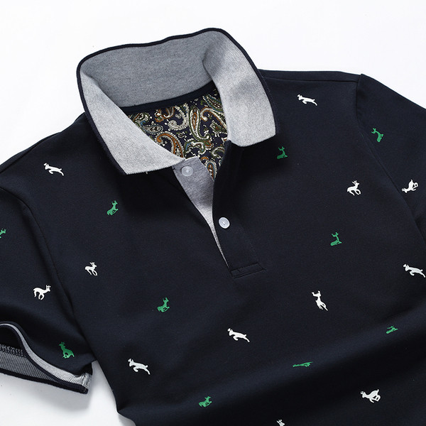 Férfi alkalmi póló négy színben, hímzéssel és gombokkal