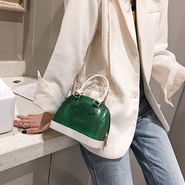 Geanta eleganta din piele lacuita in cinci culori, cu manere scurte si lungi